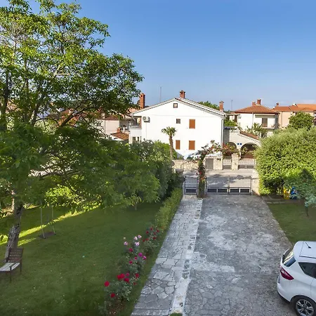 Modernes Nur 10 Gehminuten Zum Von Mit Privatparkplatz Rovinj