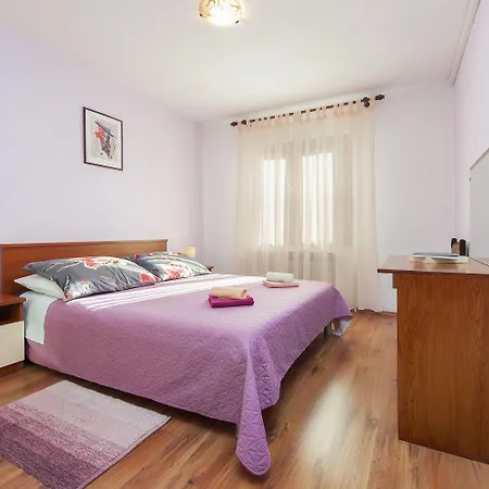 Apartment Modernes Nur 10 Gehminuten Zum Von Mit Privatparkplatz