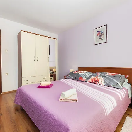 Modernes Nur 10 Gehminuten Zum Von Mit Privatparkplatz Apartment Rovinj