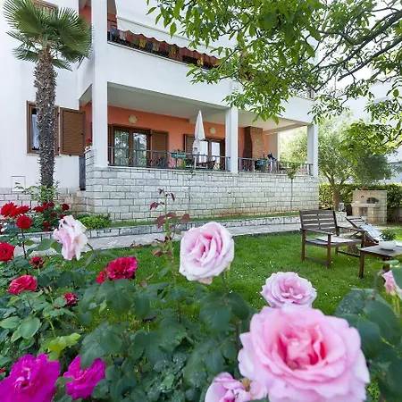 Modernes Nur 10 Gehminuten Zum Von Mit Privatparkplatz Apartment Rovinj